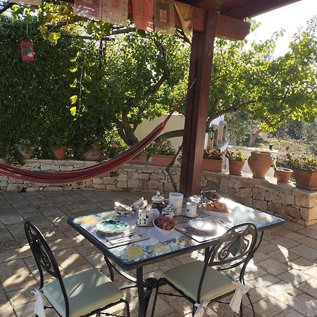Piccolo Trullo Ostunese Le Jardin De Sophie' Остуні Екстер'єр фото